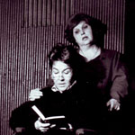 Cristina Pardanschi şi Smara Marcu în &bdquo;Joc de pisici&ldquo; de Örkény István, regia Raluca Iorga Mândrilă